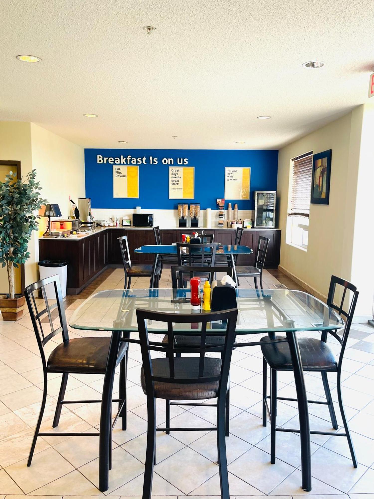 Days Inn By Wyndham Grande Prairie Dış mekan fotoğraf