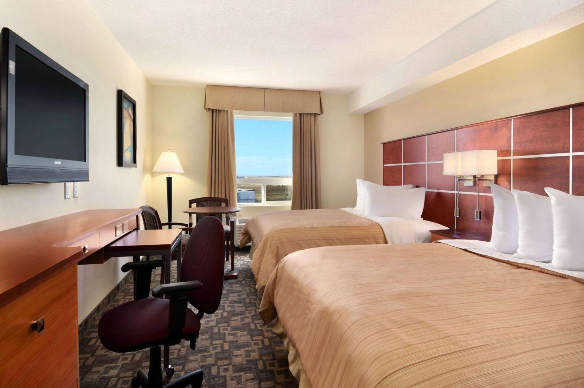 Days Inn By Wyndham Grande Prairie Dış mekan fotoğraf