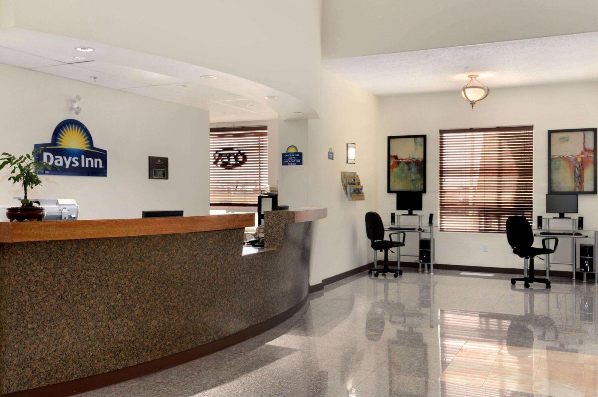 Days Inn By Wyndham Grande Prairie Dış mekan fotoğraf